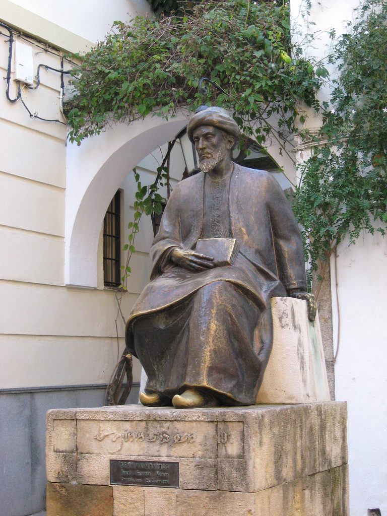 Moses Maimonides monument, Cordoba.jpg